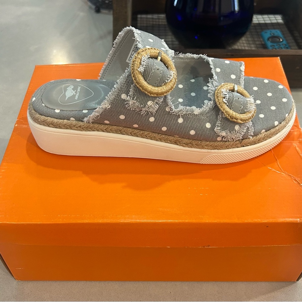 Rocket Dog Favor Ada Dots Light Gray Women’s Sandals
